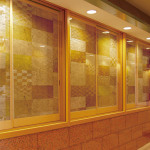 ガラスフィルム,目隠し,日よけ,シール,遮熱,陽の光を遮るガラス,ガラス装飾,店舗用ガラス,ウィンコス,３Mガラスフィルム,ガラスステッカー,ガラス防犯,ガラス台風対策,ガラス おしゃれ,ガラス シール