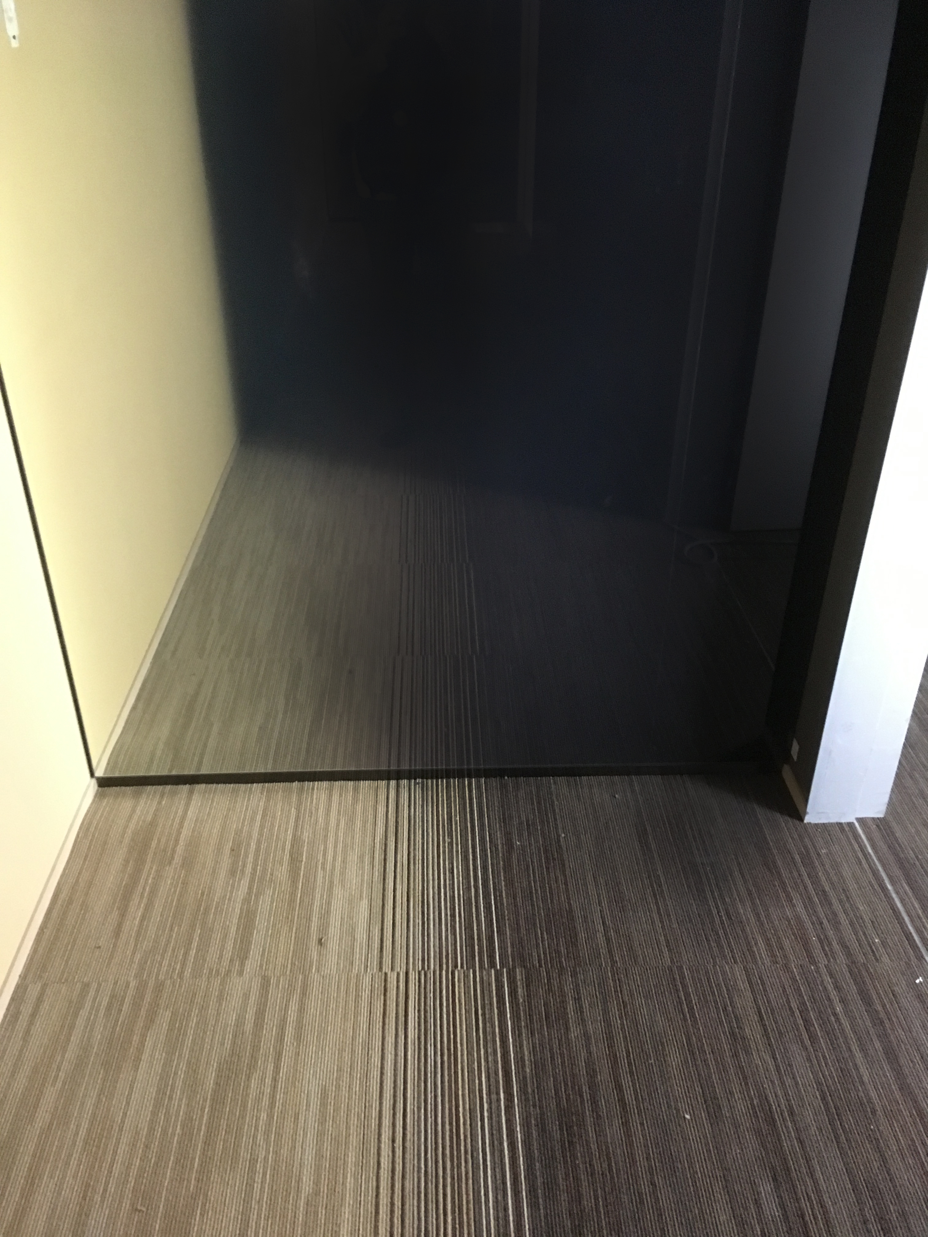 高透明フィルム 黒 鏡