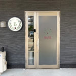 ロゴを印刷したガラスフィルム