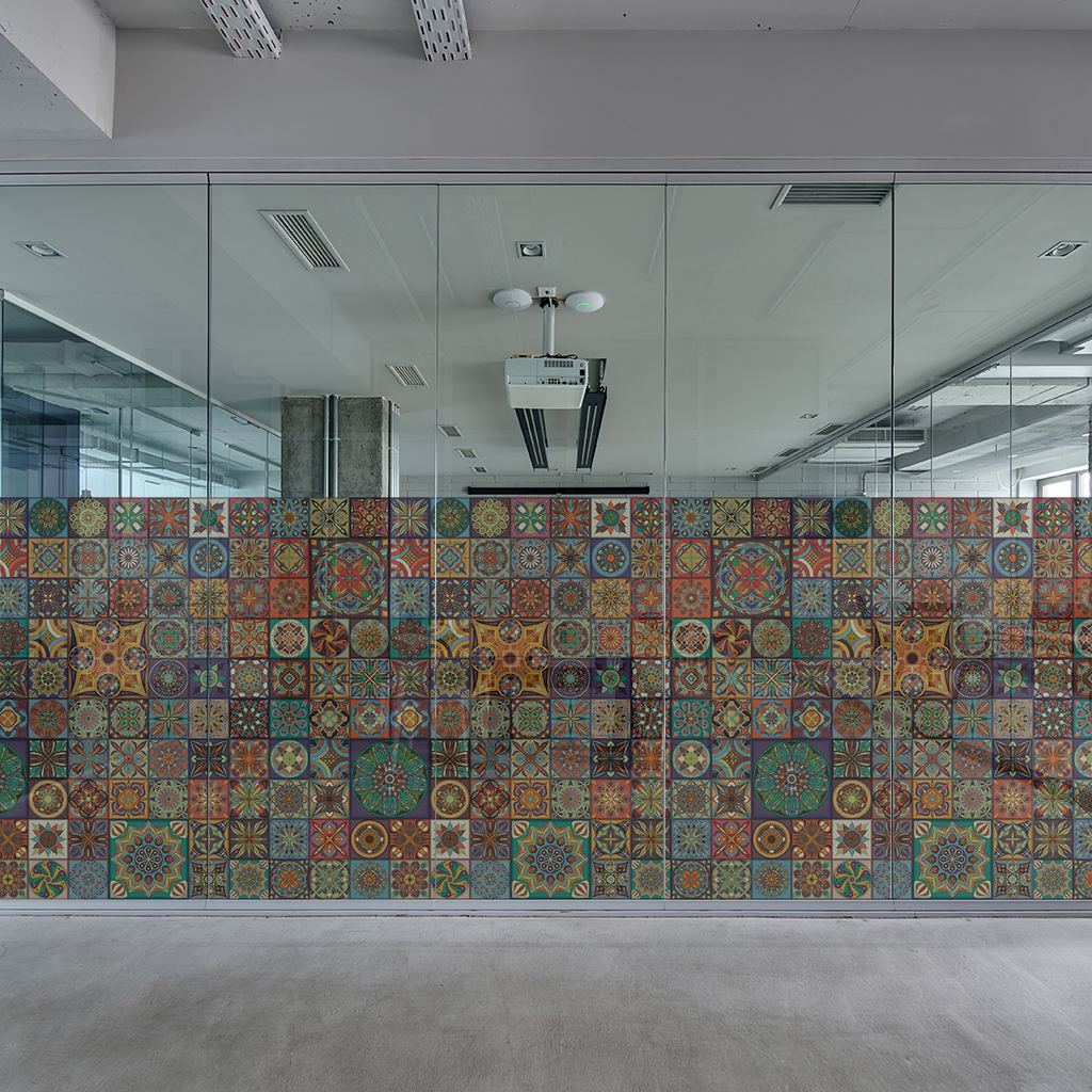 エスニックなガラスフィルム