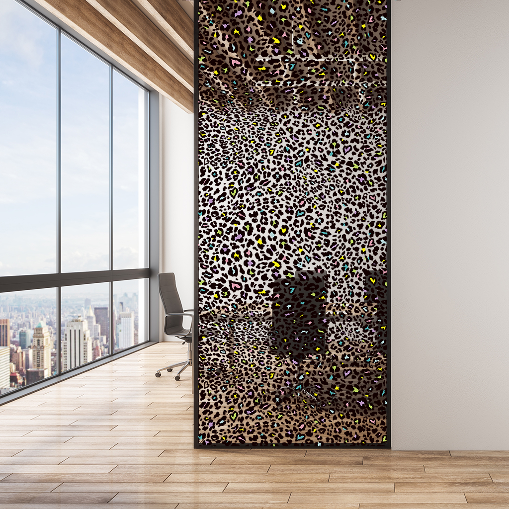 ヒョウ柄のガラスフィルム