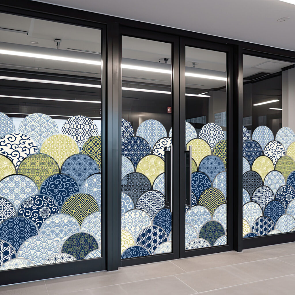 波のような和モダンのガラスフィルム