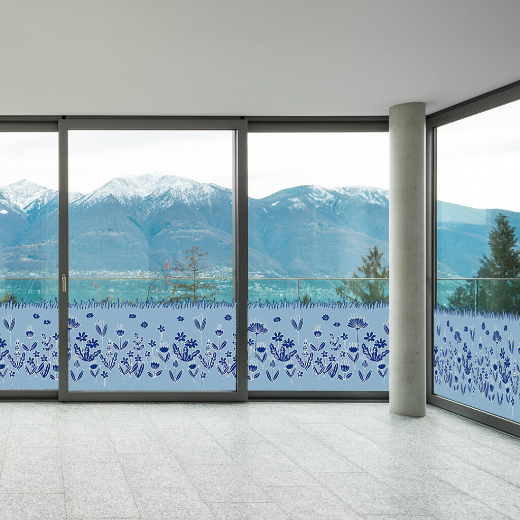 北欧の花畑をイメージしたガラスフィルム