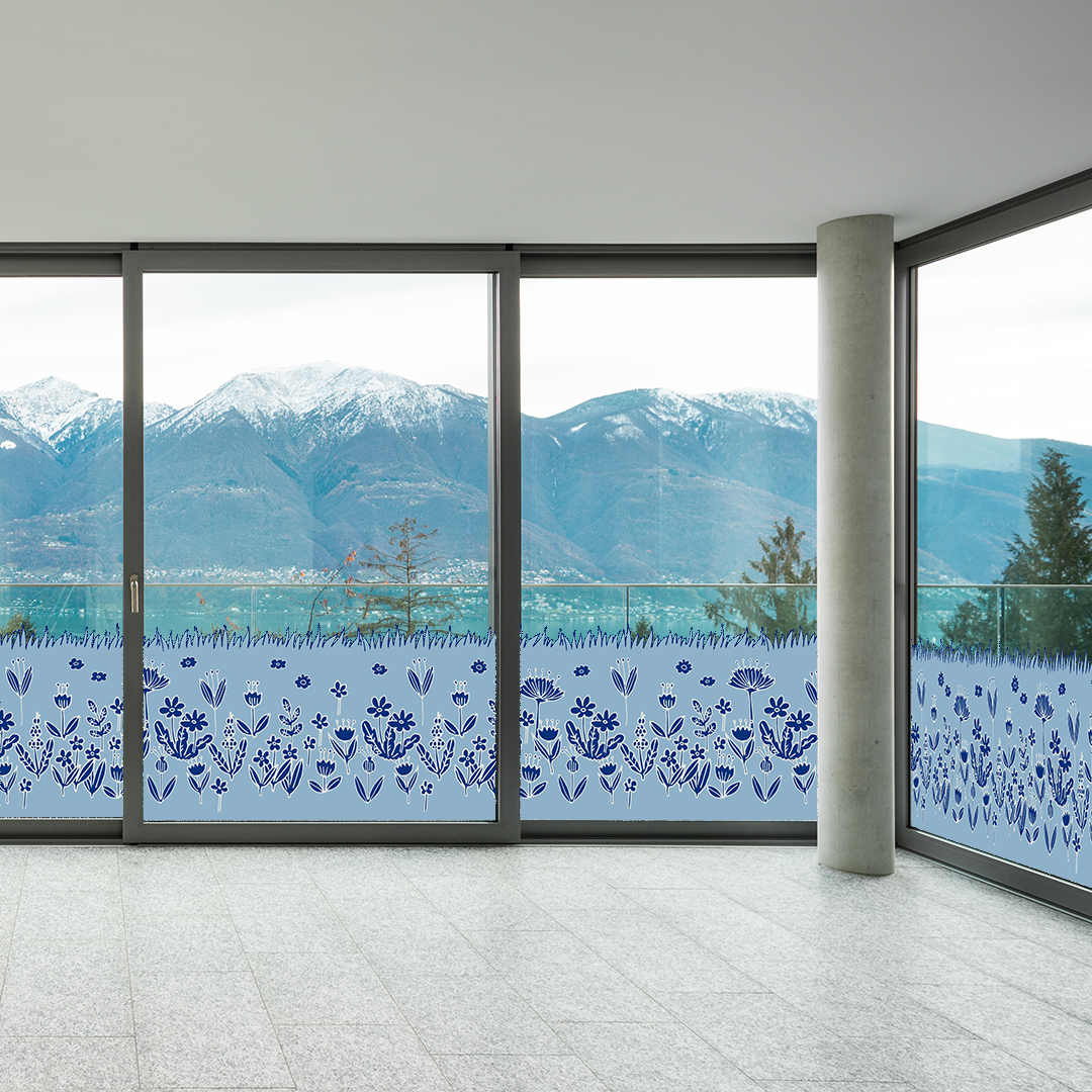 北欧の花畑をイメージしたガラスフィルム